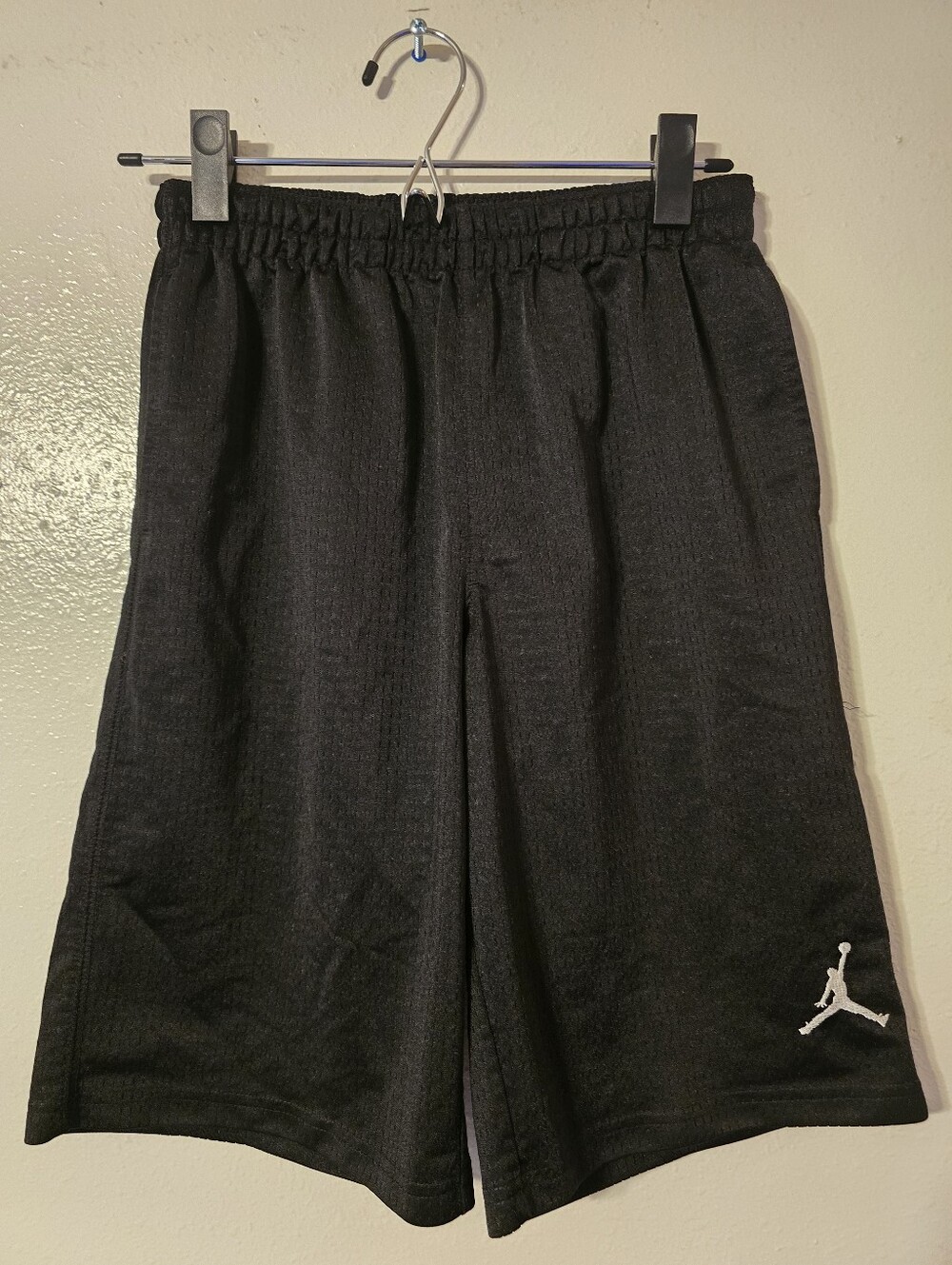 Jordan Boys Black Mesh Athletic Basketball Shorts Size Medium M (10-12 Yrs)